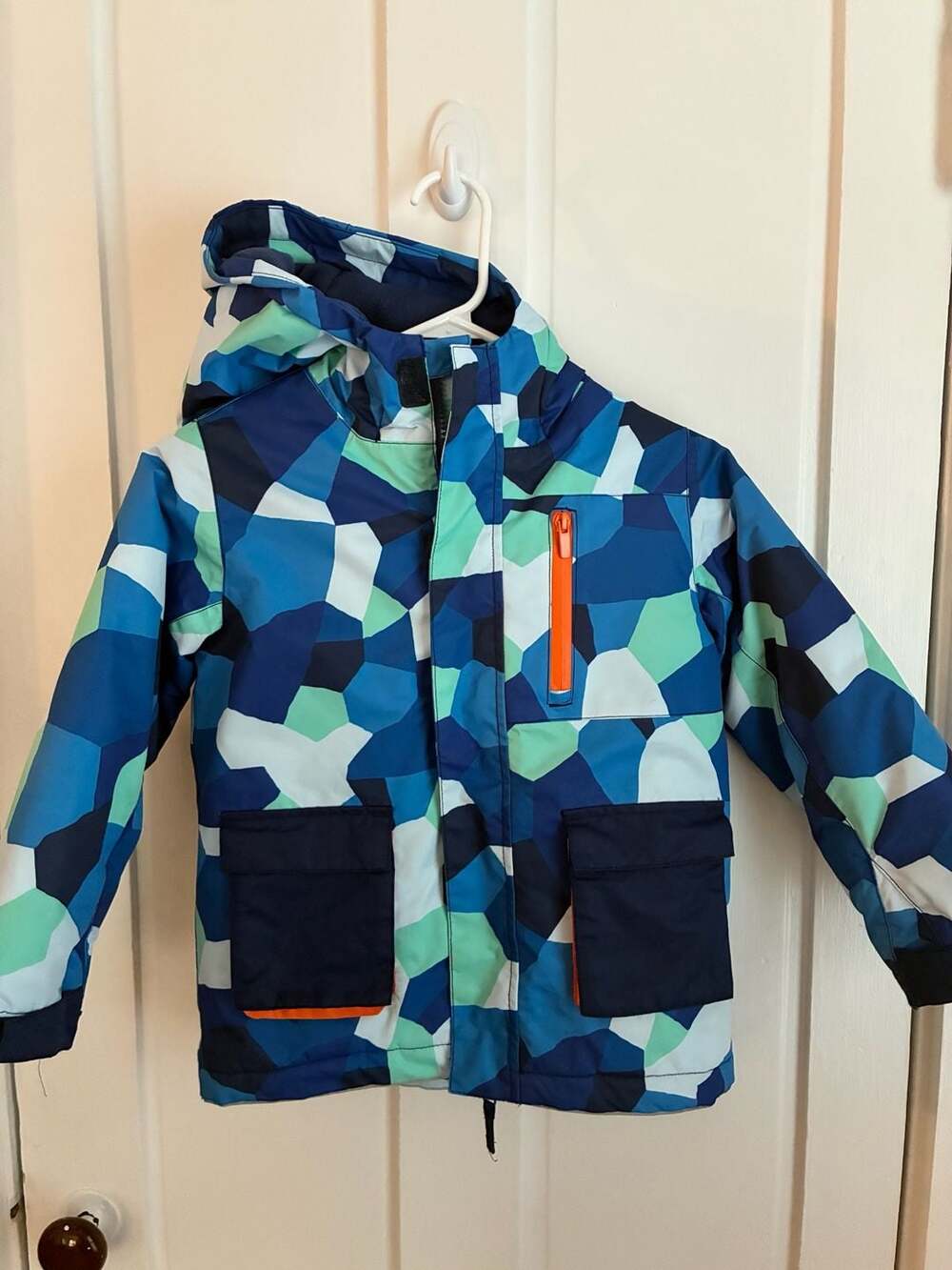 Hanna Andersson Print Snow Jacket Geo Camo
size 5T
